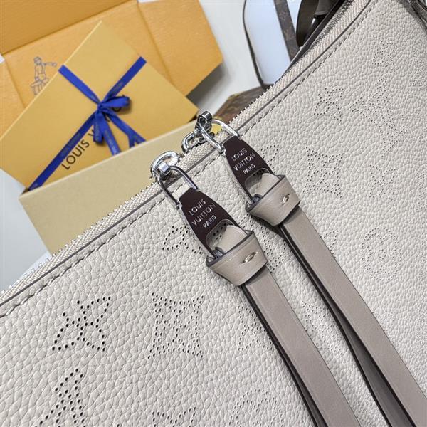 2026124175354286 560